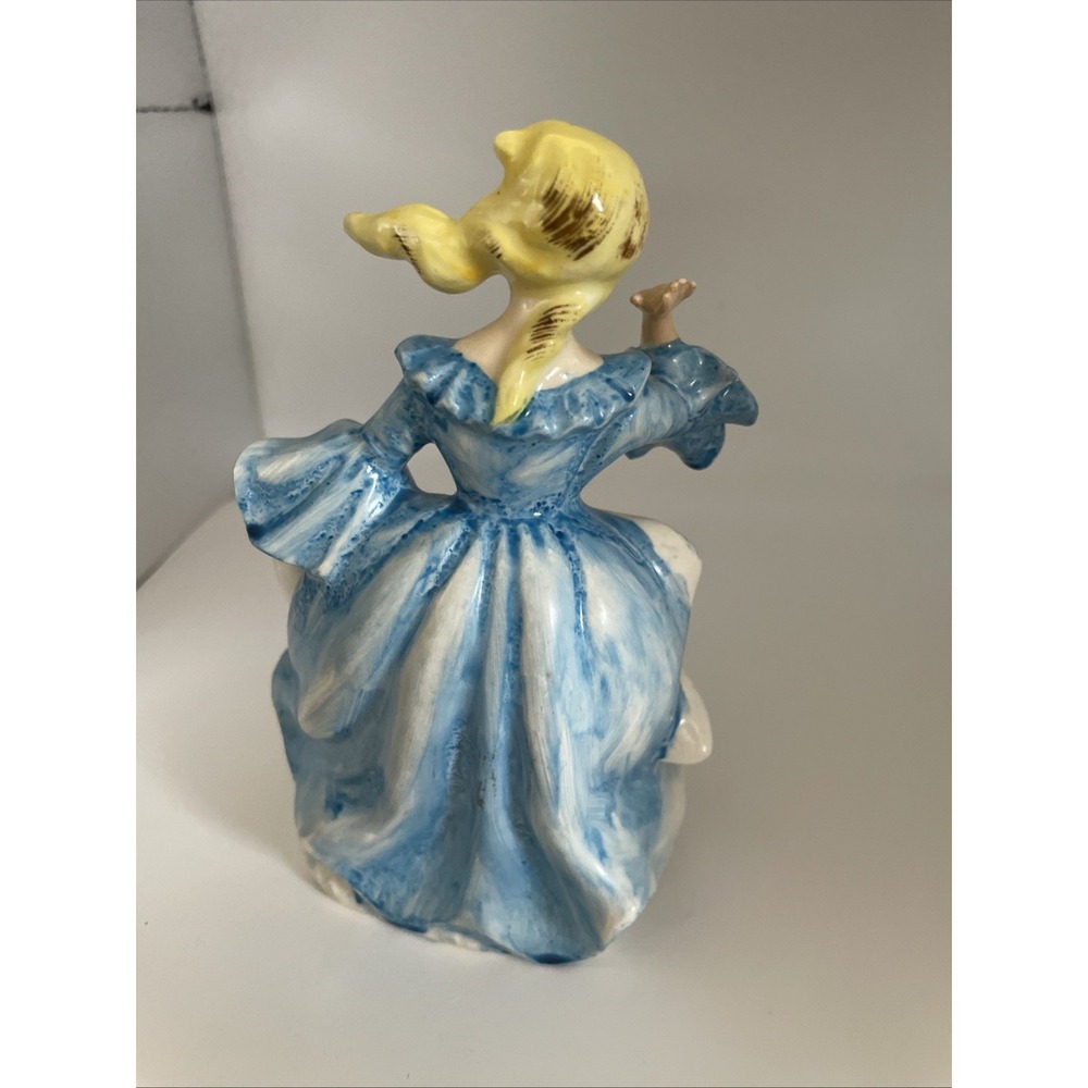 Vtg Ceramic Blonde Southern Bell in White Dress Holding her Hat Figurine #6495‎ - Picture 3 of 6